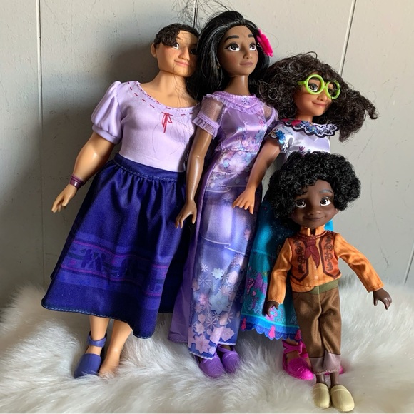 Disney Encanto 4 Pc Doll Set Mirabel, Isabela, Luisa and Antonio - Picture 3 of 9